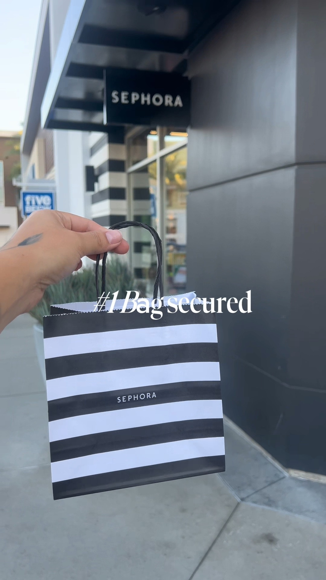 Birthday freebies you can’t forget 🎉
Si te encanta descubrir deals, hacks y cosas que sí valen la pena, guarda este video.
Todo lo que uso está linkeado en mi LTK ✨

#LTKdayinmylife #LTKSaleAlert #LTKvlog