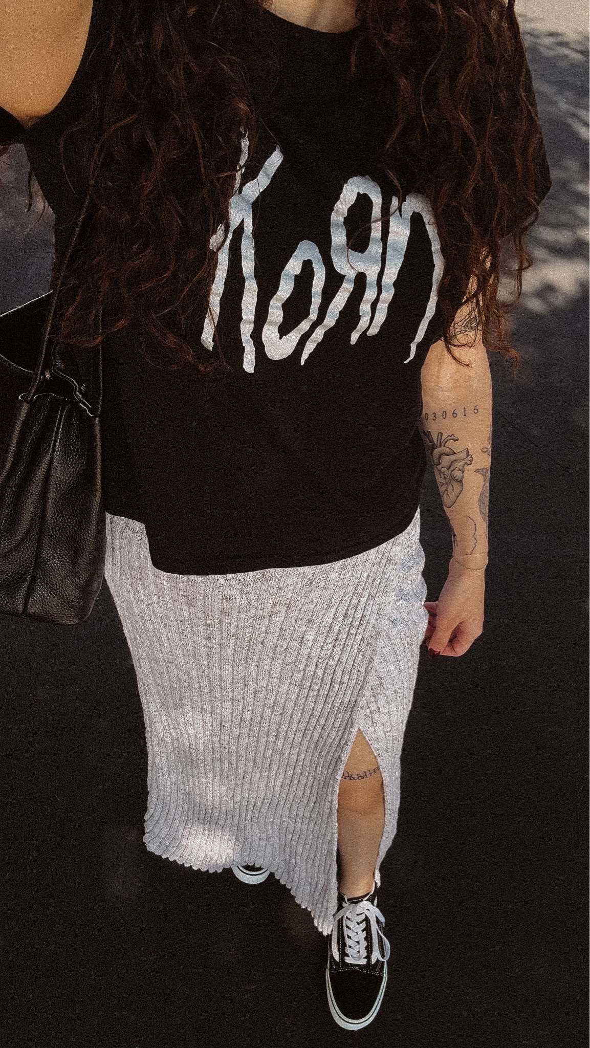 cute + cozy alt band tee outfit

(the skirt is from free people but no longer sold so i listed similar below)


top: small
skirt: xsmall 

#altfashion #cozyovereverything #bandtee #Korn #maxiskirt #maxiskirtoutfit #momswithtattoos #vans #petitestyle #petiteoutfit #petitefashion