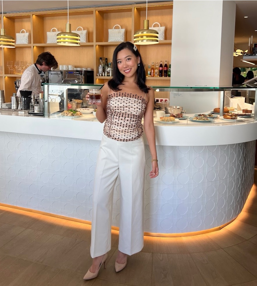 A simple but elegant outfit paired with a pearl claw clip!

#LTKTravel #LTKStyleTip