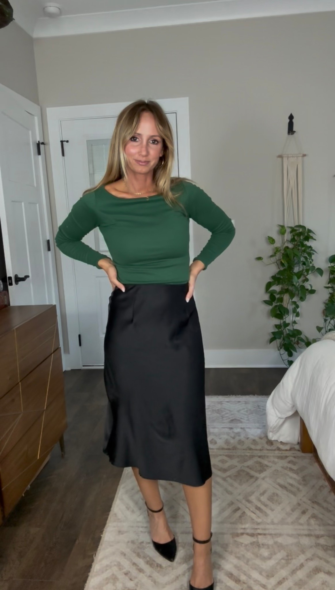 Casual business attire that is practical and affordable for the office. 

5’3 | 125lbs | wearing a small in everything 

Shirt: $12
Skirt: $26
Heels: $48

#LTKFindsUnder50 #LTKWorkwear #LTKootd