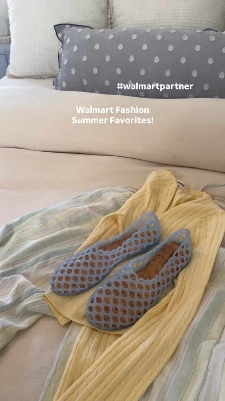 @walmartstyle #walmartpartner #walmartstyle Wearing a medium in the cardigan and small in everything else

#LTKootd #LTKgrwm #LTKSeasonal