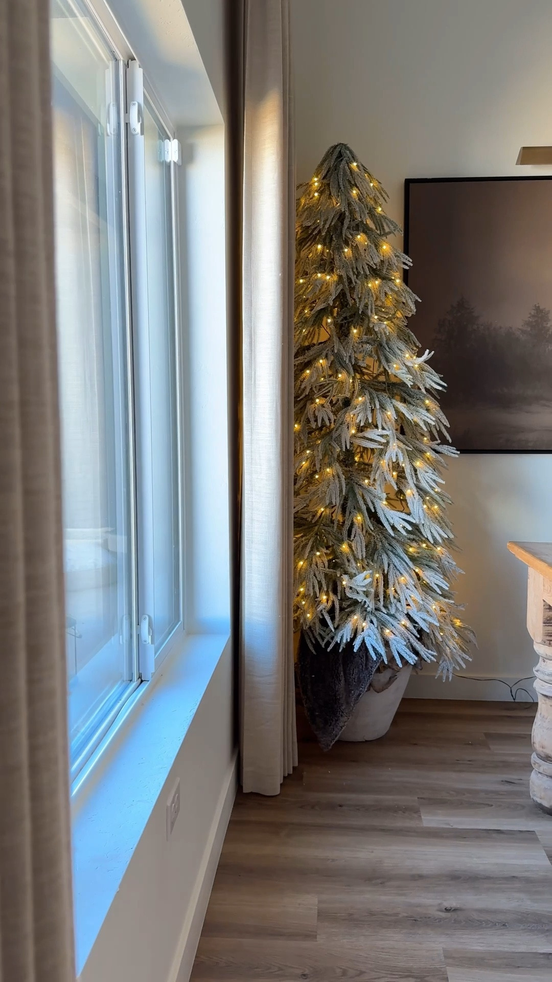 7’ Flocked Down Swept Artificial Christmas Tree 🌲
300 LED lights • realistic branches • easy setup • perfect for cozy Christmas styling.
If you want a soft, whimsical flocked look — this one is gorgeous.
Shop below! ✨


#LTKHoliday #LTKHome