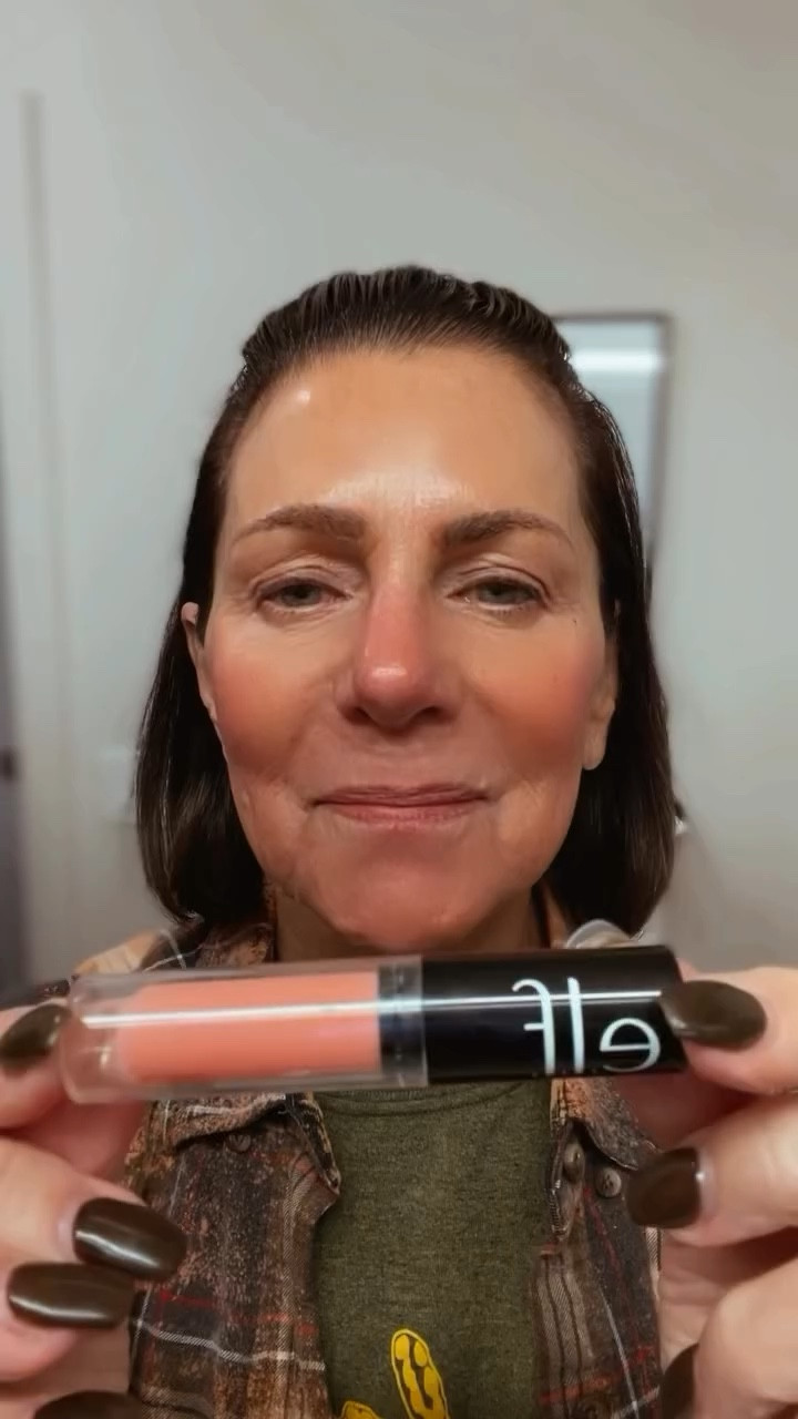 Chapped lips that won’t heal? Watch this.”

Before I started using these two products I referred to my lips as “alligator lips”😂

Now they are soft, hydrated and smoochable💋

#drylips 
#crackedlipsnomore 
#drylipremedy 
#beautytips
#softlips

#LTKdayinmylife #LTKOver40 #LTKselfcare