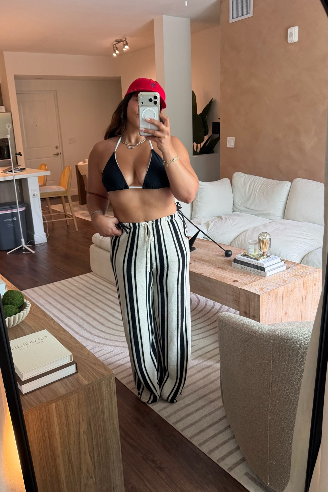Pool/beach outfit

Pants size M
