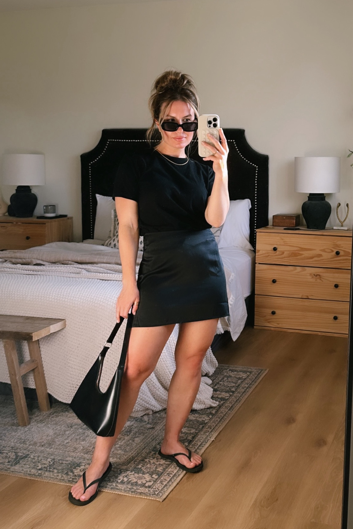Woman in black 🖤 

#LTKcanada #LTKsummer
