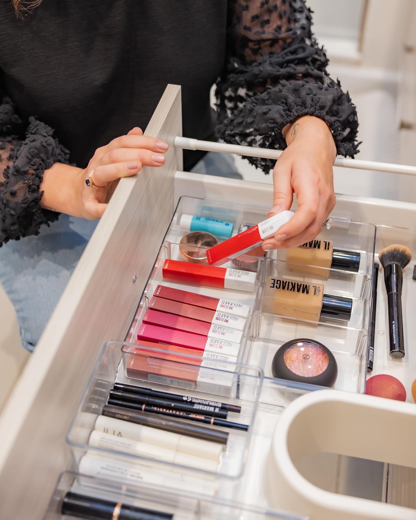 A lip color for every occasion 💄

With Valentine’s Day around the corner, it’s the perfect time to organize your makeup for that special night ❤️ 

Need a lipstick that’ll stay on ALL NIGHT?! The Super Stay Matte Ink from @maybelline is my absolute favorite 😍 you’ll thank me later I promise 💋

📸: @abbycolephotography 
.
.
.
.
.
#fairfieldcountyct #westportct #fairfieldmoms #connecticutlife #stamfordmoms #westportmoms #norwalkmoms #wiltonct #connecticutliving #darienct #connecticutgram #ctsmallbusiness #203local #fairfieldcounty #fairfieldcountymoms #greenwichmoms #newcanaanct #newcanaanmoms #thecontainerstore #fairfieldct #westchestercounty #greenwichct #professionalorganizer #westonmoms #getorganized #maybelline #maybellinenewyork #maybellinelipstick 

#LTKbeauty #LTKhome #LTKfindsunder50
