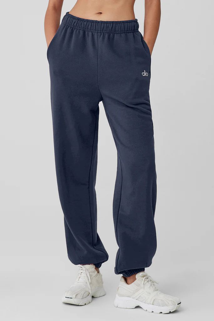 Accolade Sweatpant | Alo Yoga