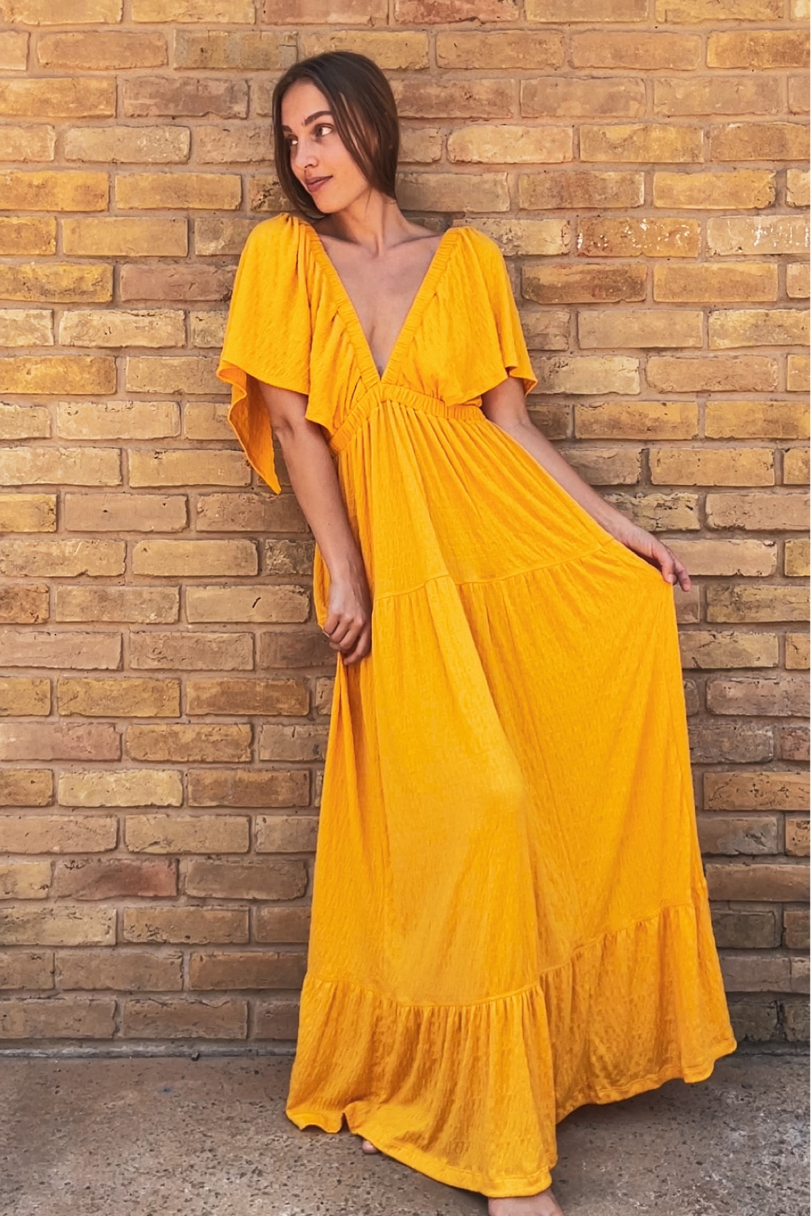 Just found the perfect late summer/early fall photo shoot or wedding guest maxi dress 😍 

5’7” wearing a Small. 

#freepeoplestyle #freepeople #photoshootdress #maxidress #flowymaxidress #freepeoplebeach #weddingguestdress #weddingguestoutfit

#LTKFamily #LTKWedding #LTKFindsUnder100