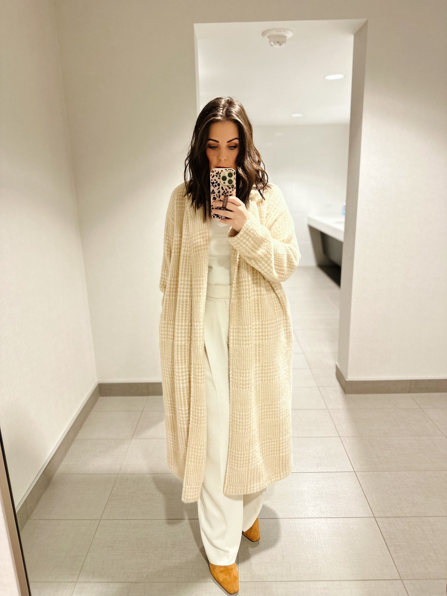 Winter whites ❄️ #longlinecardigan #coatigan #creamoutfit #neutraloutfit 

#LTKFindsUnder50 

#LTKMidsize