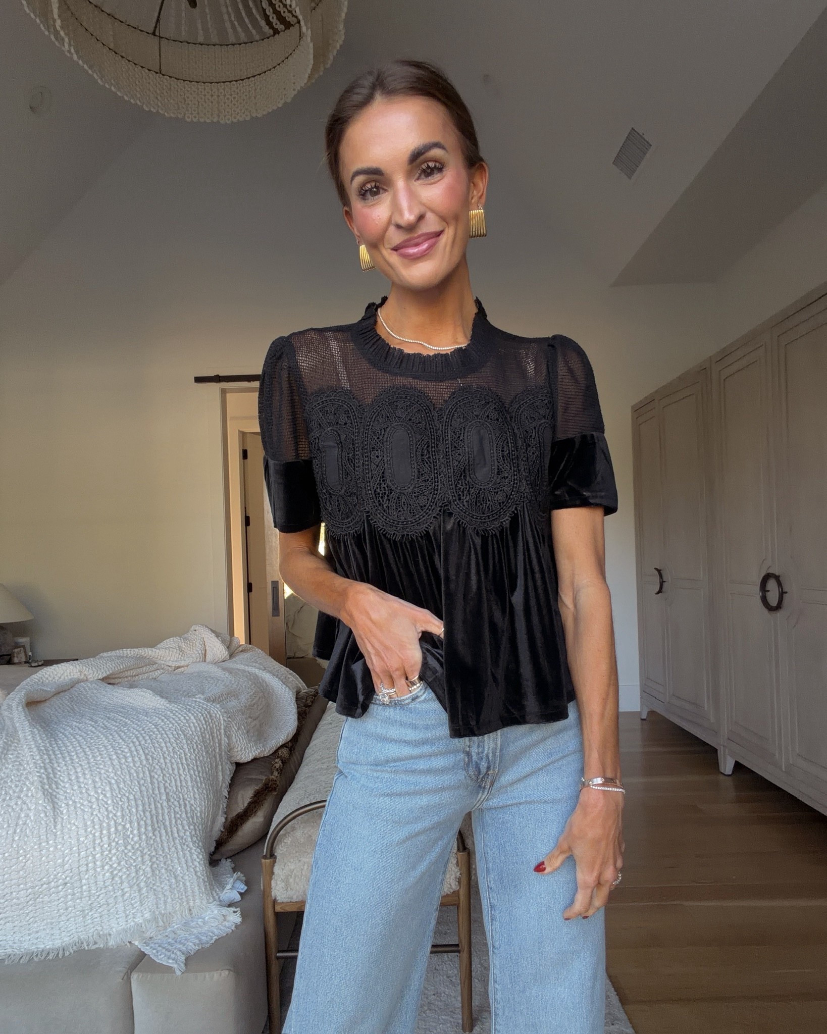 no one does beautiful, feminine tops better than anthropologie 💗 use code LAUREN30 to get 30% off site wide 😍 runs tts / wearing xs 