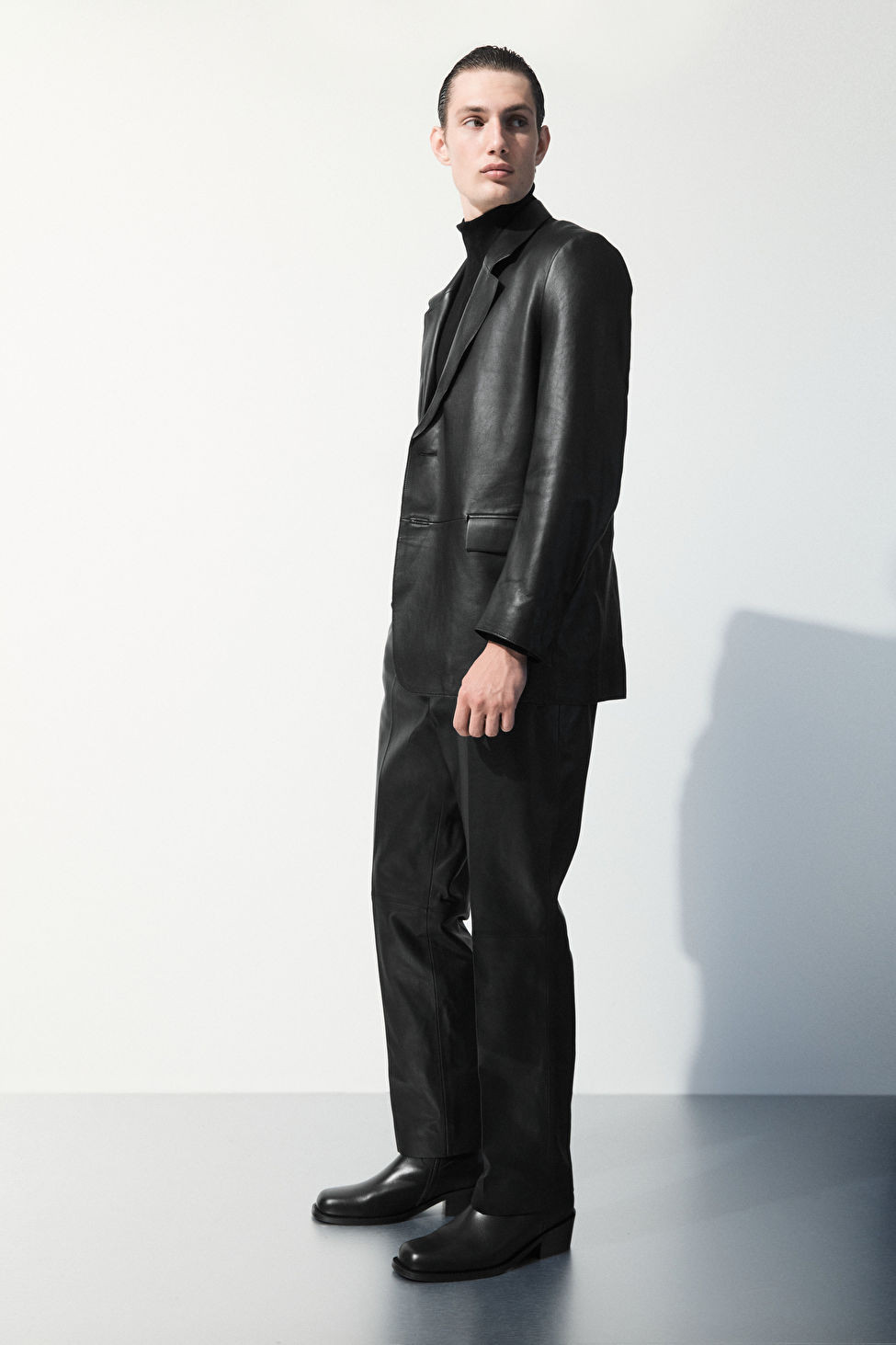 THE TAILORED LEATHER TROUSERS | COS UK