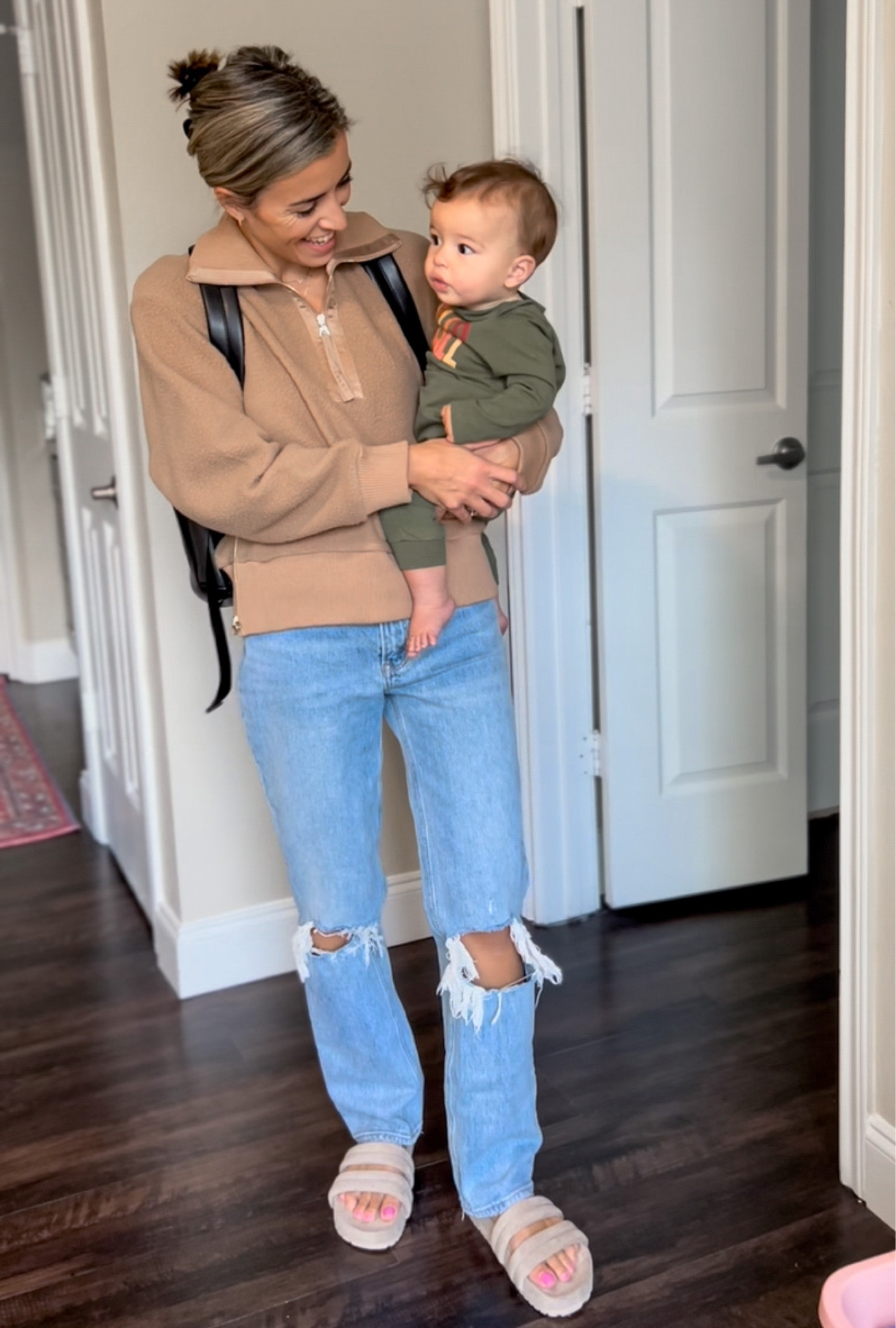 Jeans size 26 
1/4 varley sweatshirt size small 

#LTKbaby #LTKfit #LTKstyletip