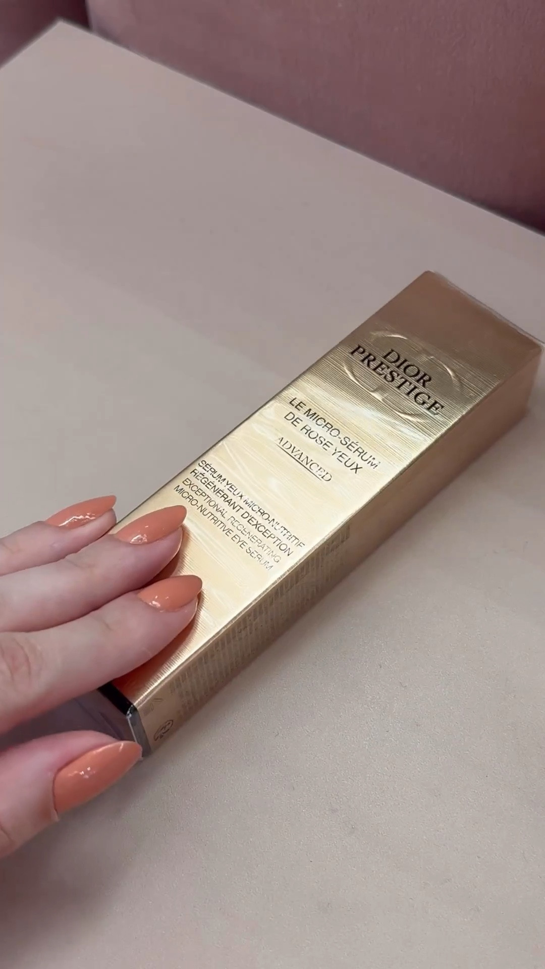 Dior Prestige Le Micro-Sérum de Rose Yeux 🛍️

O Rose Yeux Advanced Micro-Serum é o sérum de contorno dos olhos com efeito lifting da Dior Prestige que restaura a expressividade jovem do olhar.

#LTKbeauty #LTKbrasil