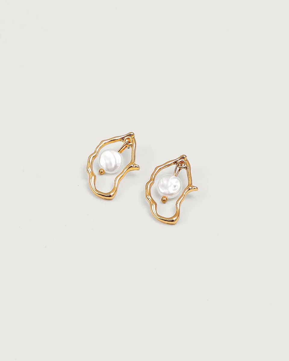 The Asymmetrical Frame Pearl Earrings & Reviews - Gold - Earrings | RIHOAS | rihoas.com