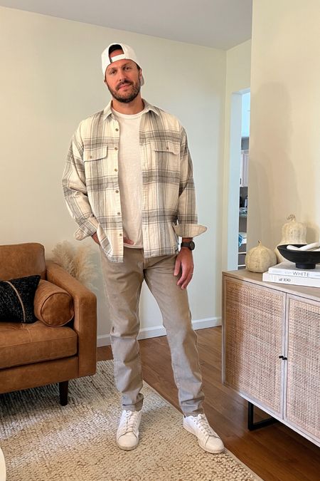 Easy outfit for the guys! Joe is 6’2” 195ish lbs with an athletic slim build and wears a L in tops and 33x34 or L in pants. 

Men’s outfit idea, Abercrombie mens

#LTKmens #LTKSale #LTKSeasonal
