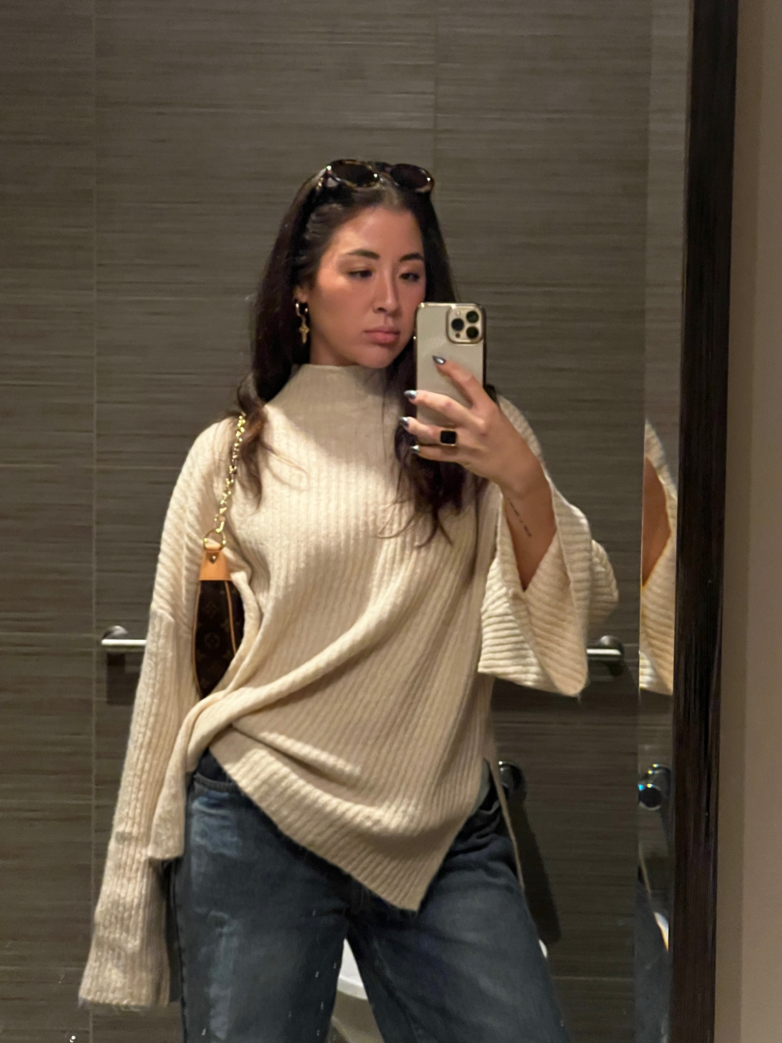 everyday wear 
linked the silver earrings because the gold one was out of stock! 

#LTKSeasonal #LTKCyberWeek #LTKHoliday