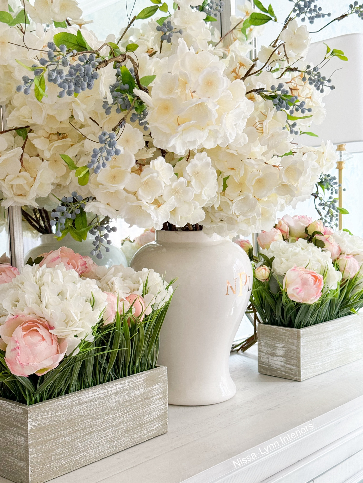 Spring decorating in the dining room! 

#LTKhome #LTKstyletip 

#LTKSeasonal