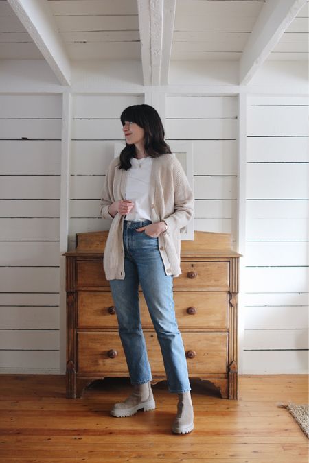 Cashmere Cocoon Cardigan by Jenni Kayne- I sized down to an XS - LEE15 for 15% Off
Pinnacle Tee by Power of My People - Similar linked
90’s Cheeky Jeans - I went with the lower of my denim sizes 26 in the Vintage Mid Blue
Corticella Suede Boot by Maguire - Similar linked 