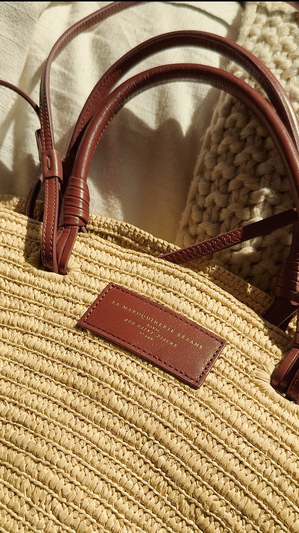 Got a little bonus at work a few months ago and immediately made a list of things I wanted to get my girls or put into savings.

Then my husband suggested getting something for myself 😅

Have had my eye on this bag for awhile and hit ✨add to cart✨ before I could change my mind. 

She’s so perfect for summer
🐚🌻🌊 #sezane #summerbag #strawbagoutfit 

What would your first thought be if you got a little extra $$$$ ?