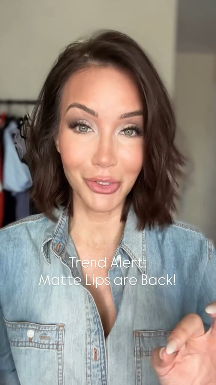 Matte blurred lips are having a moment & I’m here for it 💋 
Bijou balm in callisson and rose latte
Rhode liner in stretch
Versed liner in debut
Anastasia in pale mauve
Makeup forever liner in total taupe 
Mac viva glam in vivaplanet

The trick? Keep it just a teensy bit sheer.
Fully opaque can feel heavy (and honestly… a little harsh), but a diffused wash gives you that soft, effortless vibe.

It’s also the easiest way to tiptoe into bolder shades without feeling like you’re committing to a full statement lip. Or having lips dominate the face 

Soft > stark