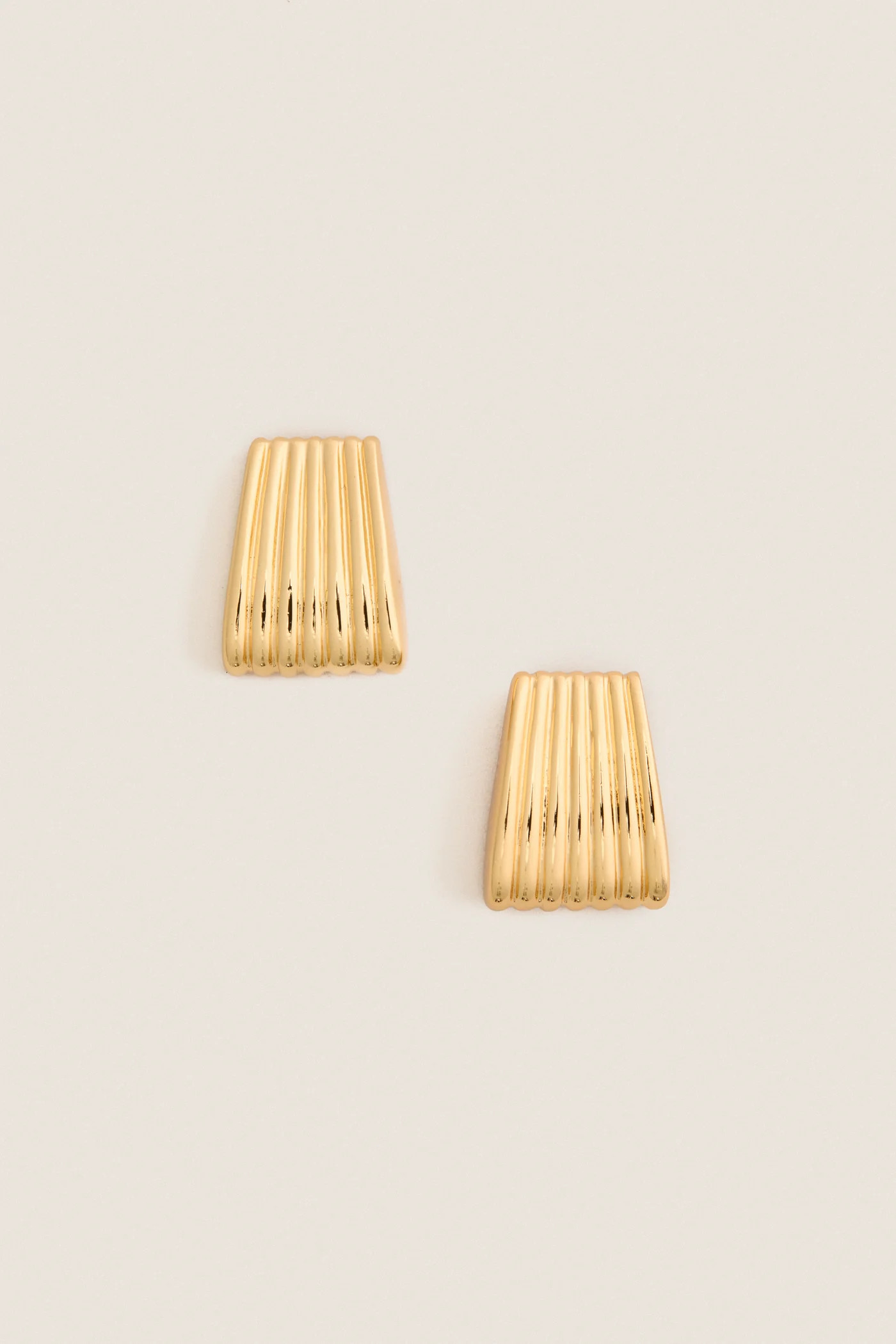 Gold Ribbed Earrings | Tuckernuck (US)