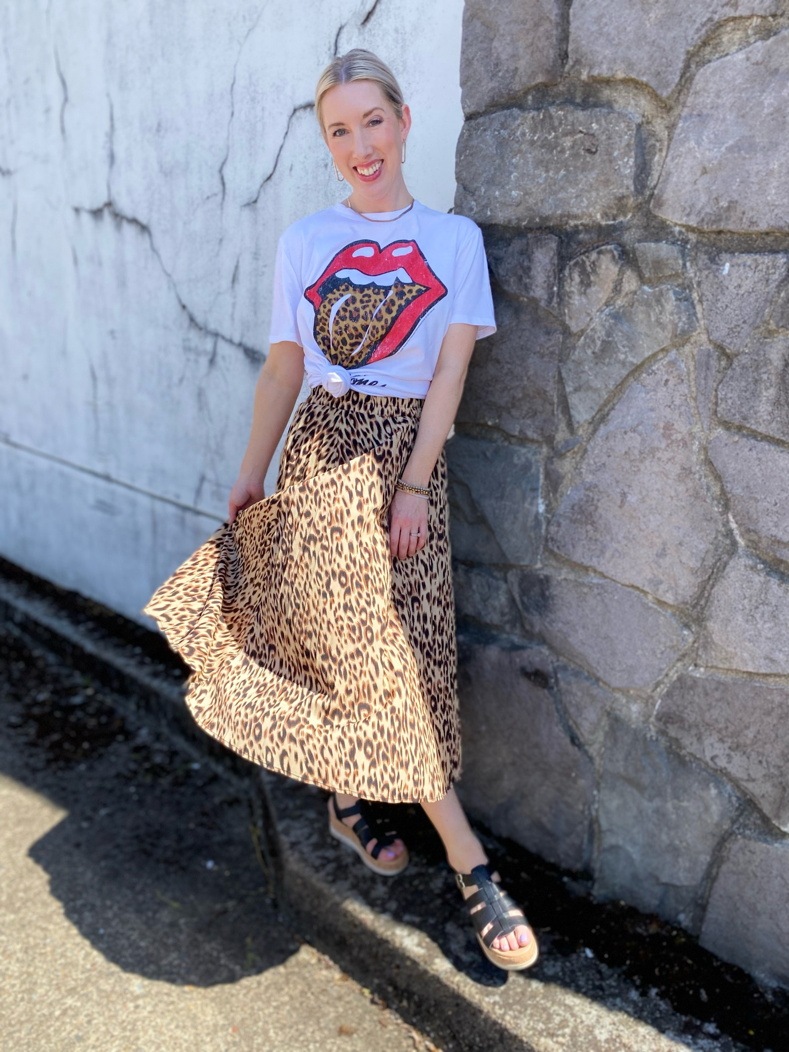 THE graphic tee ❤️👅