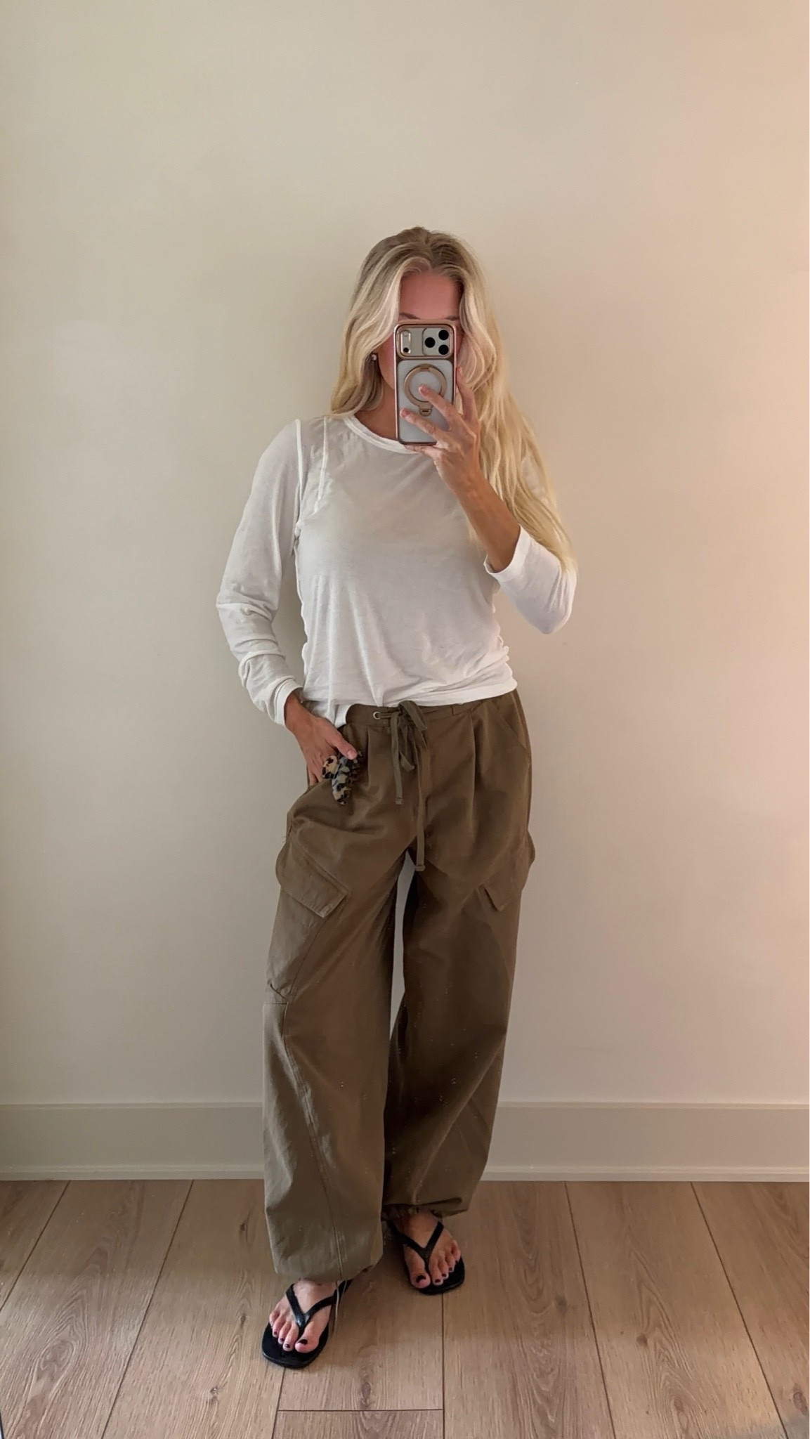SIZE: med in top & pants, linked similar shoes! #kathleenpost

Fall transition outfit, summer outfit inspo, fall outfit inspo, fall fashion, hot fall day look

#LTKootd