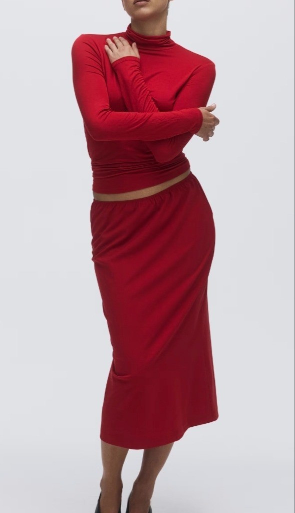 Falda midi rojo para Navidad.Red midi skirt for women.

#LTKPetite #LTKMidsize