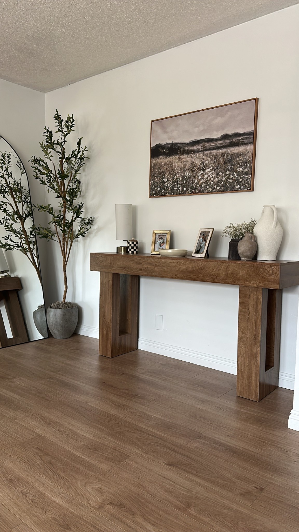 Entryway wood console table!
.
.
.
#amazonfinds #home #homedecor #entryway #wood #amazondeals #amazonhome 

#LTKHome
