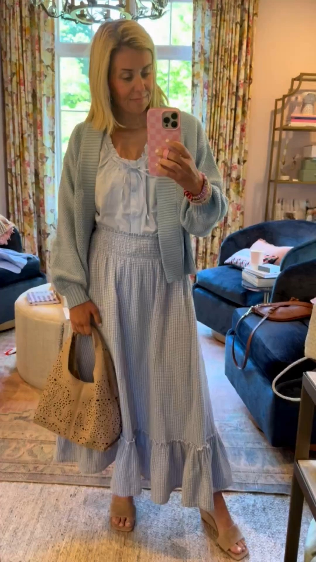 Give me all the blues! This skirt is already a best seller and yes it’s that good. I’m in xs in all and 8 wedge tts. *Use my code Catherine20 on A+B *Use my code Mixandmatchmadness on Loopy

#LTKootd