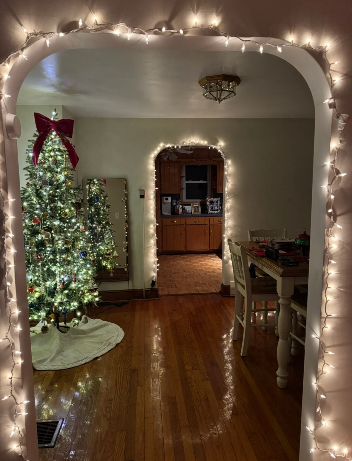 A cozy evening🎄 

#LTKHome #LTKSeasonal