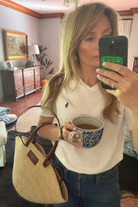 Ralph Lauren men’s small shirt and Sezane bag. The mug is sold out from Neiman Marcus but I’ve linked similar!

#RalphLauren
#classicvneck
#summerbag

#LTKStyleTip #LTKFindsUnder50 #LTKItBag