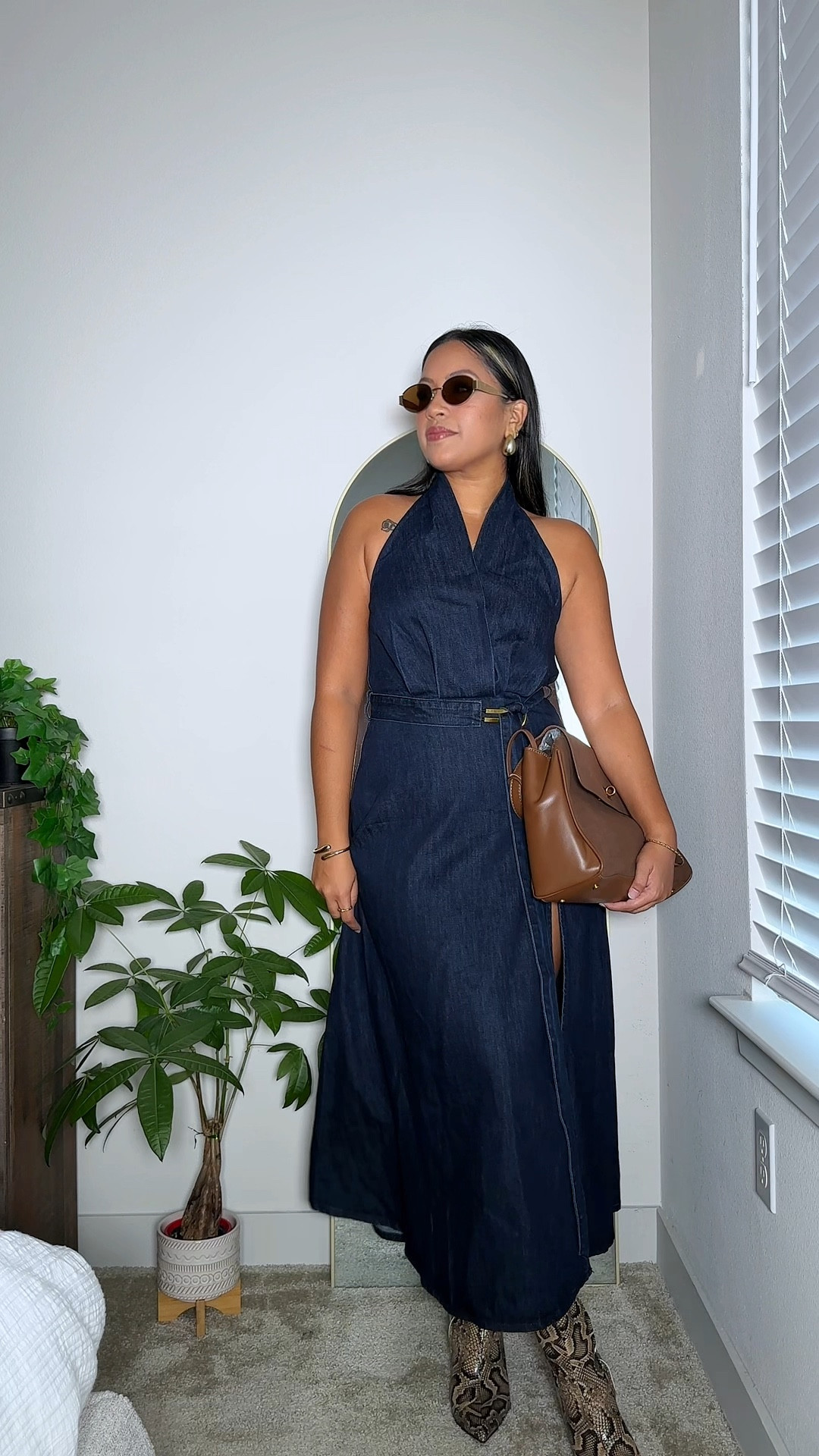 POV: the perfect denim dress does exist 

#LTKStyleTip #LTKHoliday #LTKSeasonal