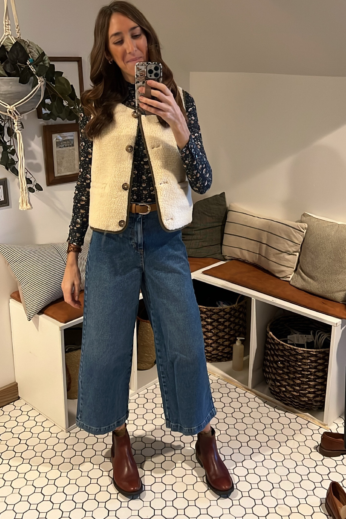 Cute and casual winter outfit! Love these high rise ankle jeans - they come with a cute belt too! 

And this vest adds an extra layer of cozy during these chilly months!