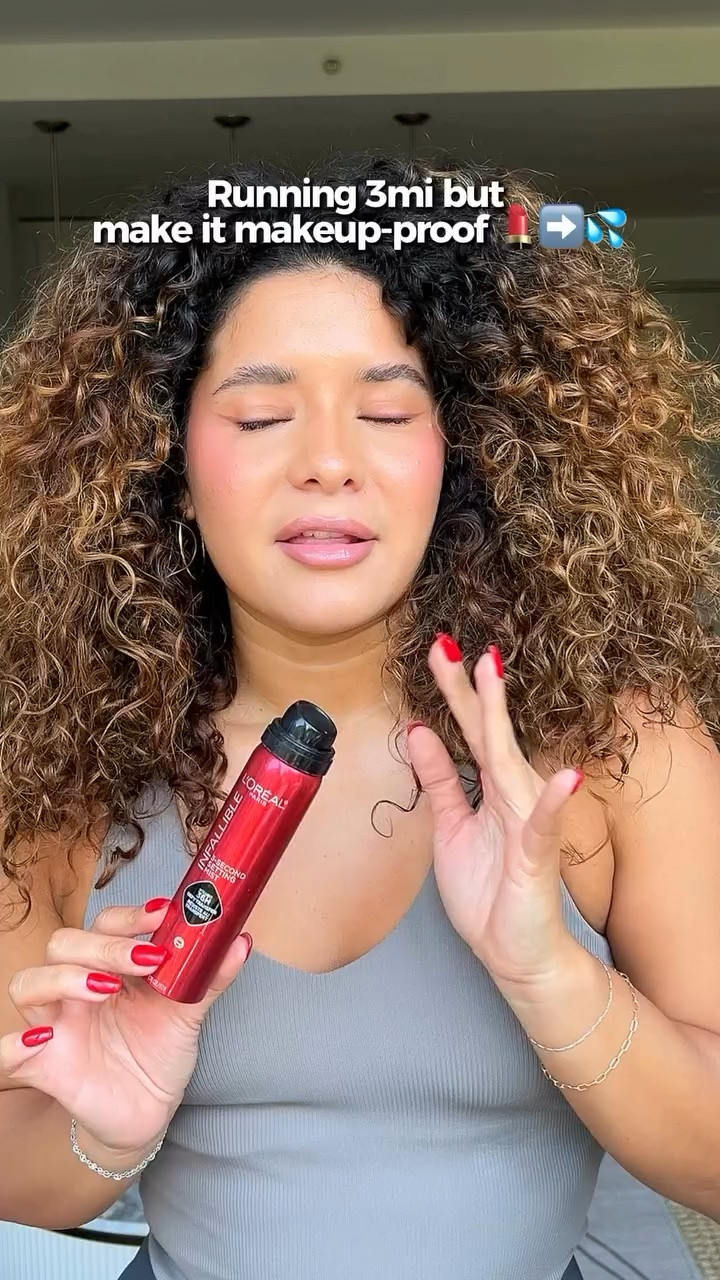 Do we think it did a good job? It was HOT 🥵

#sweatproofmakeup #lorealsettingmist