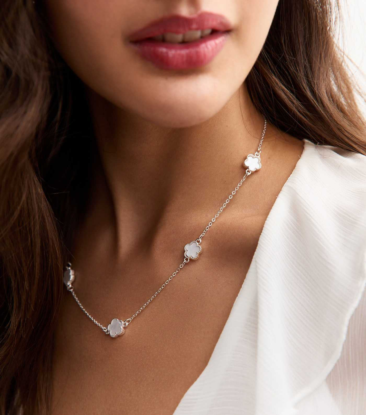 Silver Tone Clover Necklace | New Look | New Look (UK)