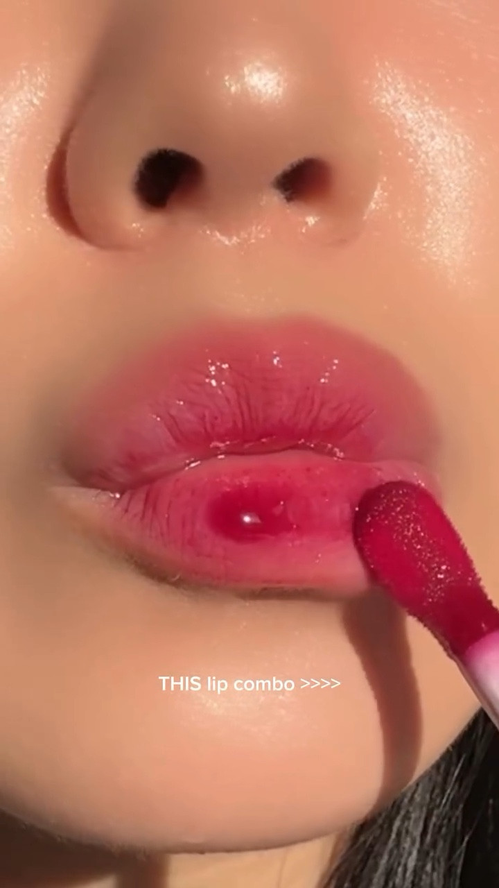 I just love @clarinsofficial lips 🥹❤️ (link to both is in my LTK!!) #lipswatch #clarins