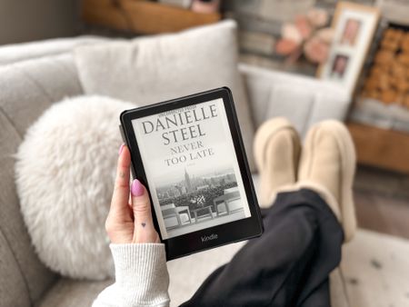 Never too late by Danielle steel
Preorder now book club and summer reading list 