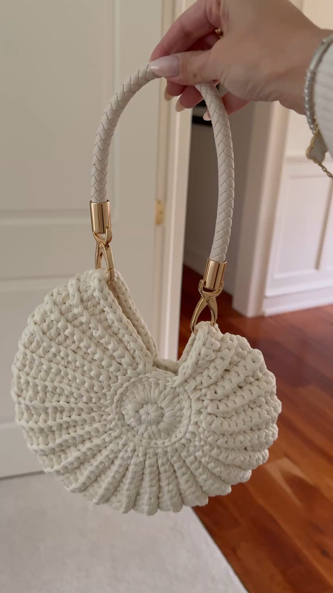 cutest 🐚 bag

#LTKSeasonal #LTKTravel