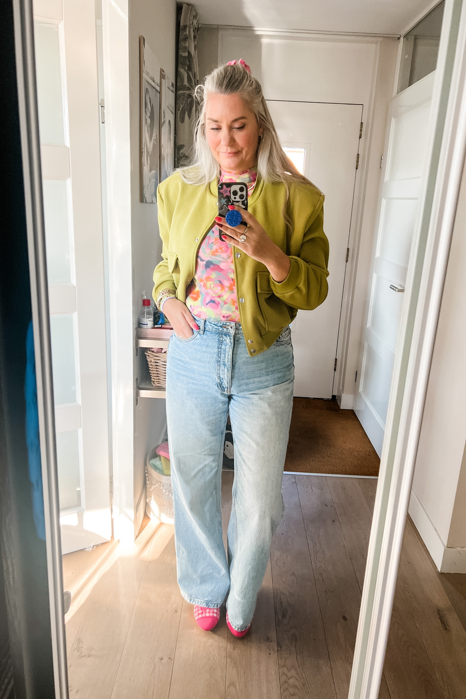 Ootd - Monday. Chartreuse cropped bomber over a multi colored mesh top paired with wide legged jeans. Pink gingham flats  

Bomber - Guts & Gusto
Jeans - Terstal (old)

#LTKeurope #LTKmidsize #LTKstyletip