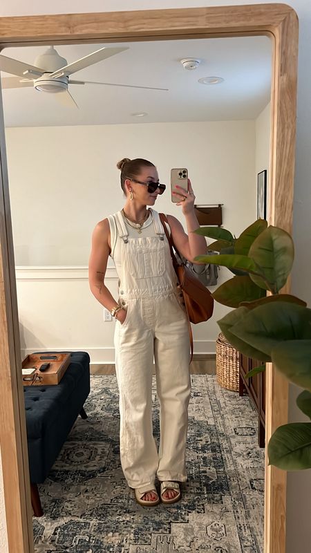 Casual cream overalls outfit 🫶🏼 Levi overalls, overalls, cream overalls, monochrome outfit, monochromatic outfit, dad sandals, Tony Bianco dad shoes, basic tan, spring fashion 2024, spring outfits 2024