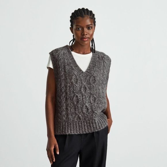 Everlane The Cloud Cable-Knit Vest in grey size medium | Poshmark