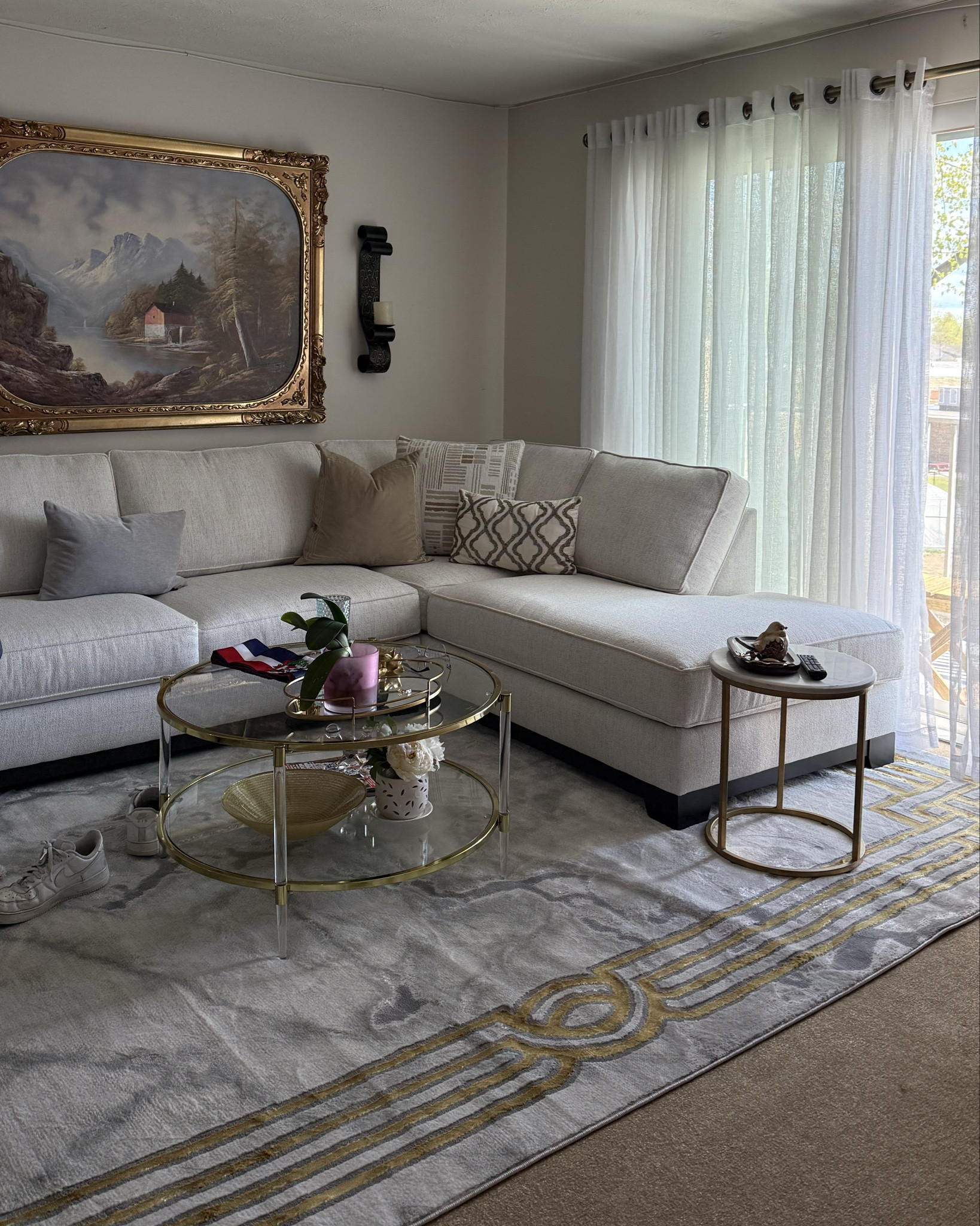 In love with my new area rug 💛
  

#LTKHome #LTKSaleAlert #LTKdayinmylife