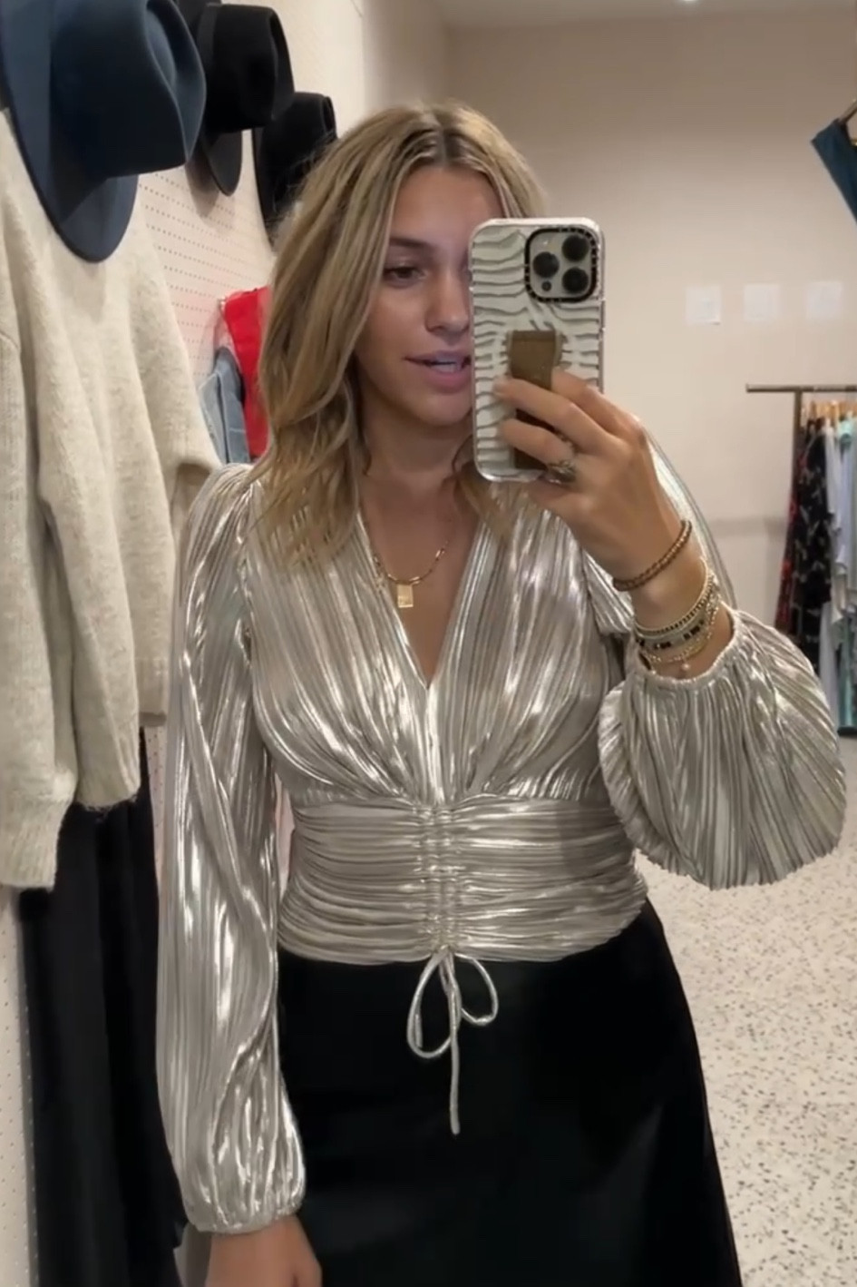 Swirl try on, size medium 

#LTKfindsunder100 #LTKHoliday #LTKstyletip