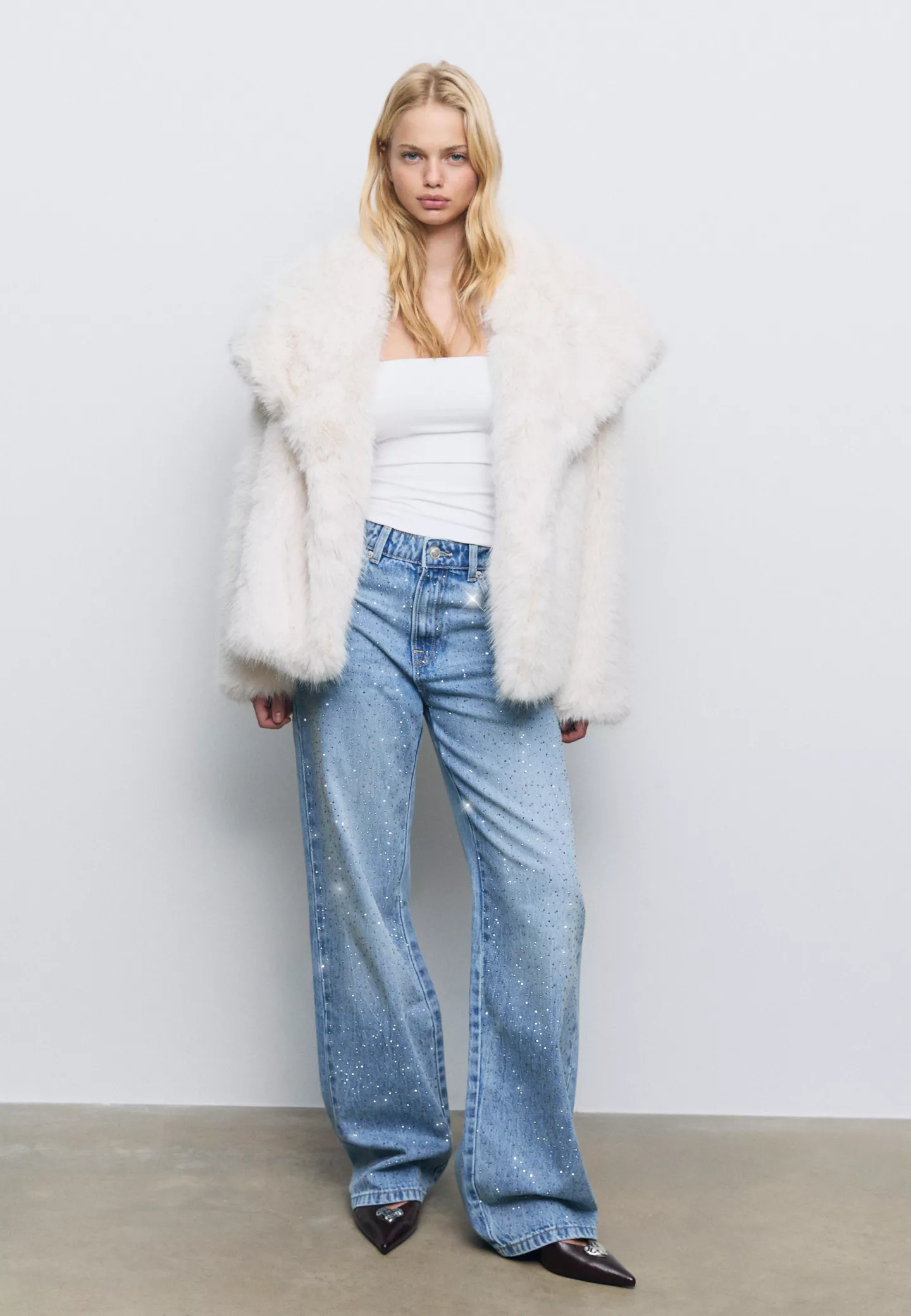 Straight-fit jeans with rhinestones - Women's Latest trends | Stradivarius United Kingdom | Stradivarius (UK)