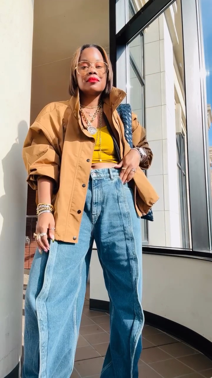 Hey girl! Simple today, but she’s not boring! Wear the good jewelry and good jeans to work! Don’t and the good stuff! This jacket is still so good! It’s not on LTK or ShopMy, so let me know in the comments if you want the jacket link and I’ll add to my stories! 
•
•
Style over 40, easy style, simple style, jewelry style