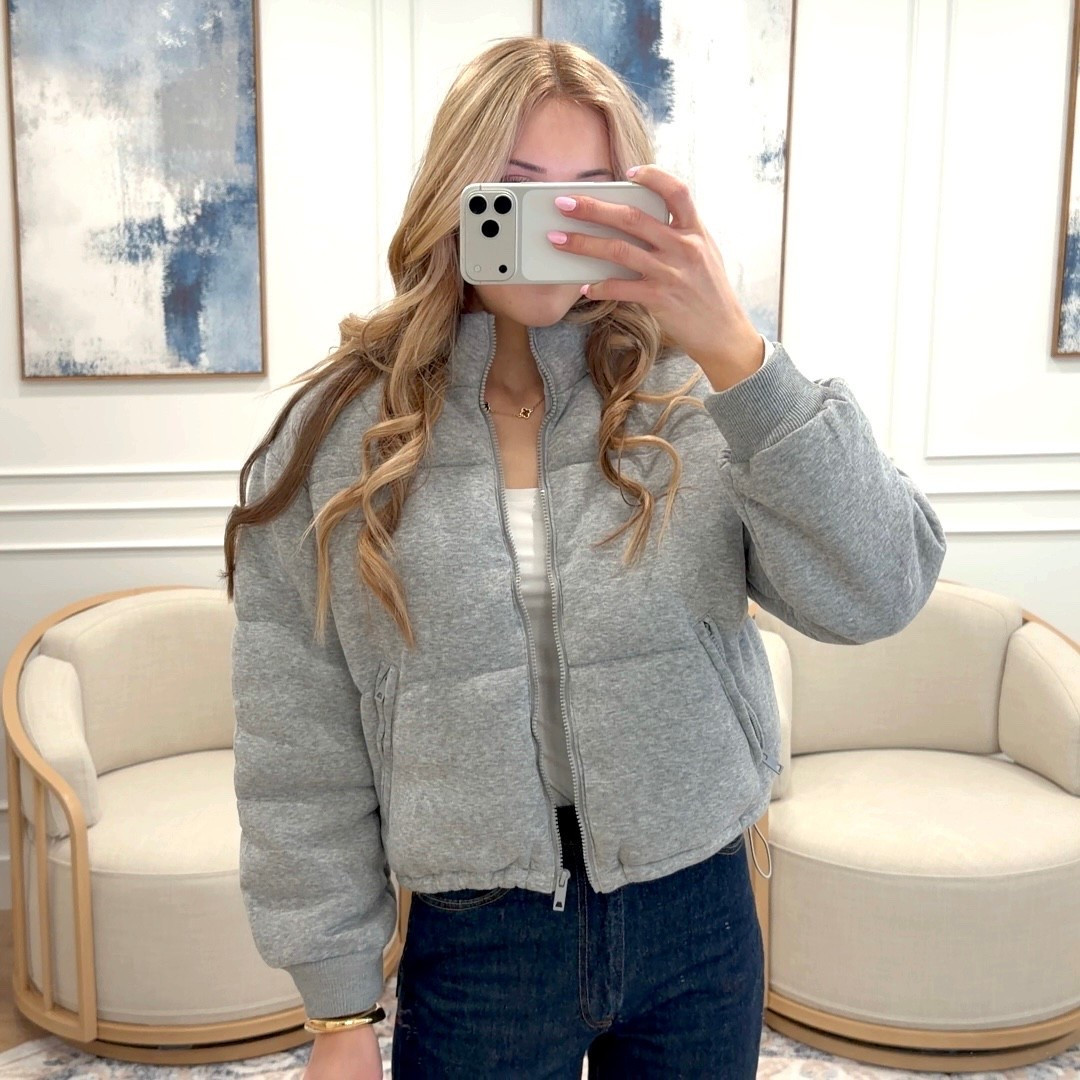 🧥 Cozy & Cute from Walmart!
This grey puffer jacket is warm, stylish, and under budget—perfect for everyday winter wear. Size down if between sizes!

#LTKTravel #LTKSeasonal #LTKFindsUnder50