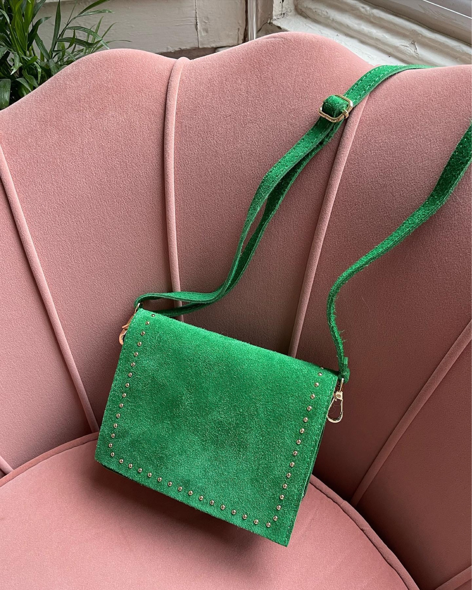 Pink chair/shell chair/suede chair/art deco/ green suede bag/joe browns 

#LTKeurope #LTKunder100 #LTKhome