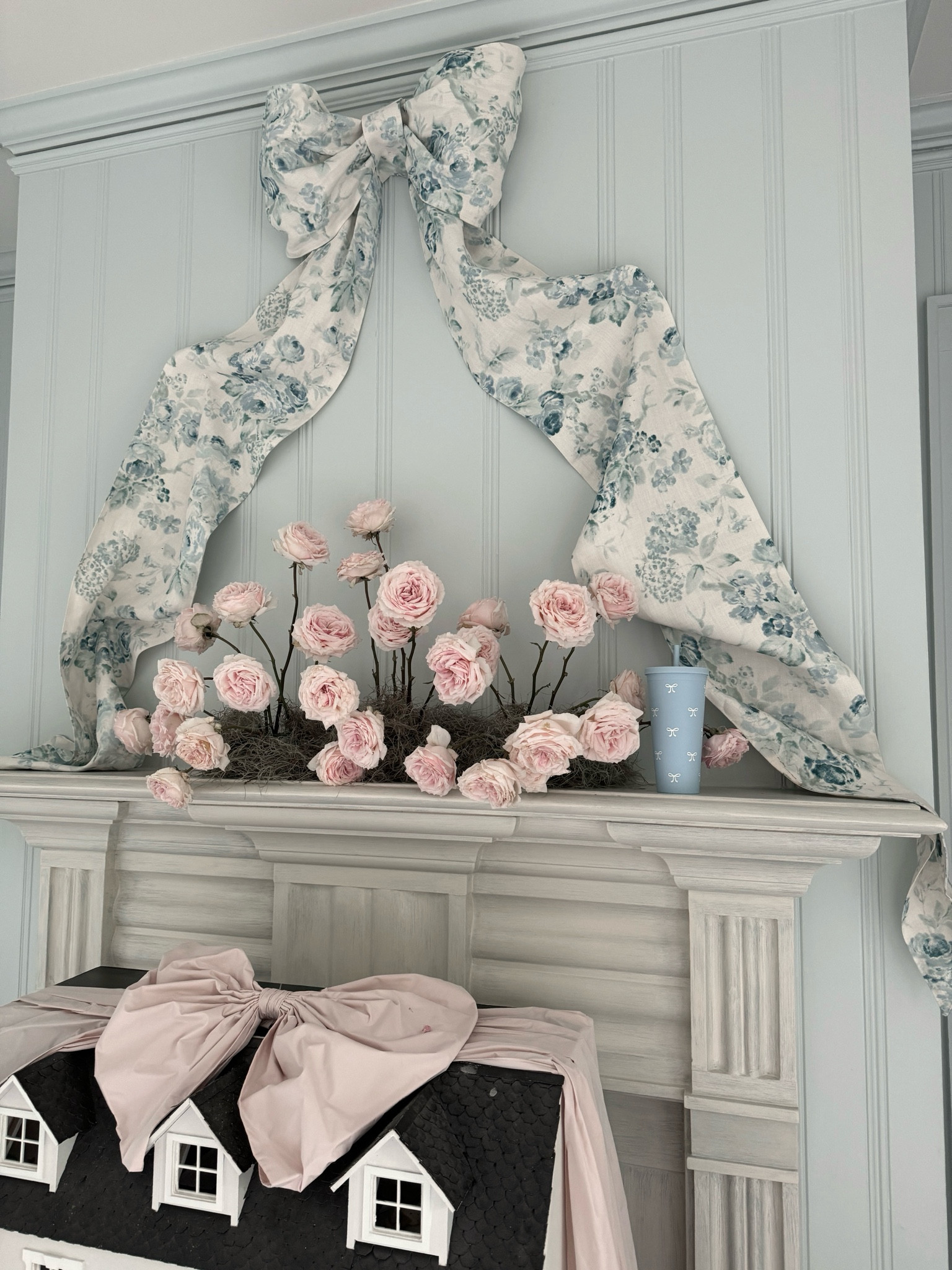 Have had this bow water tumbler for a while and thought I’d share a few similar options in case you want something pretty on your desk or on the go. 