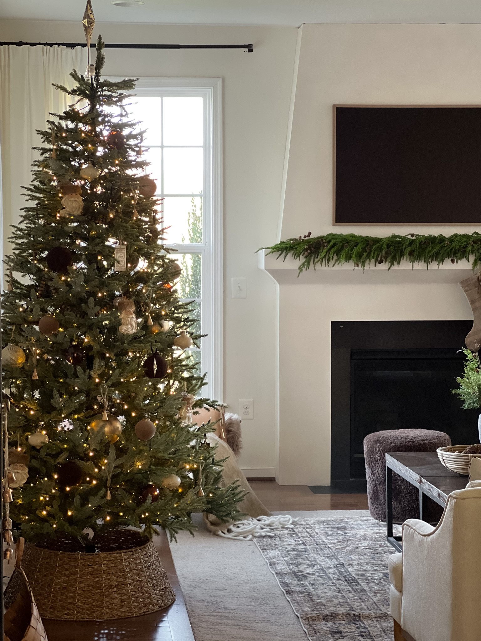 Favorite realistic Christmas tree

Just shared a reel with my tips for fluffing to get a full looking tree.

#LTKHoliday #LTKhome